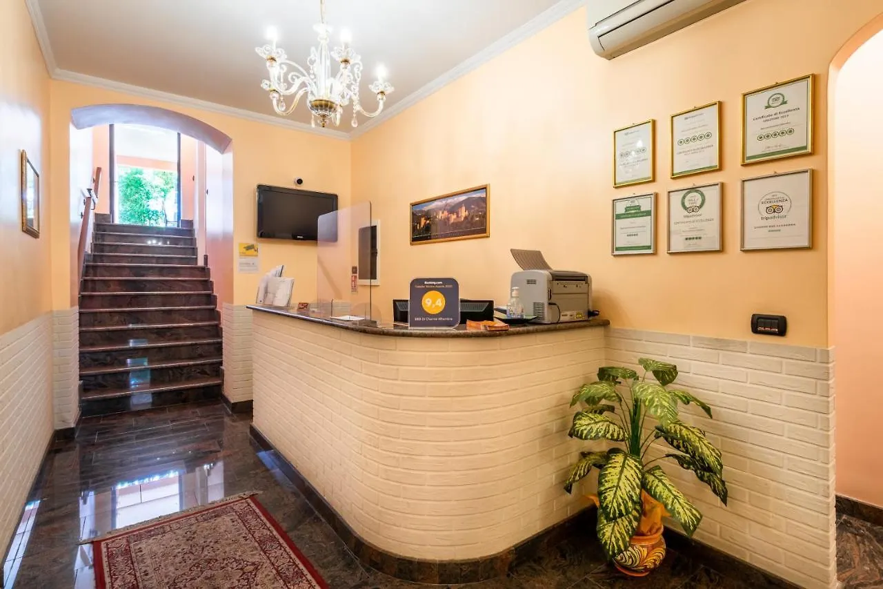 Alhambra - Guest House Di Charme Giarre Bed & Breakfast